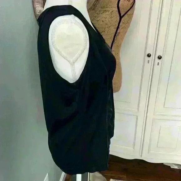 Escada 100% silk tank in Navy blue size 42 (12 us) - Picture 2 of 6